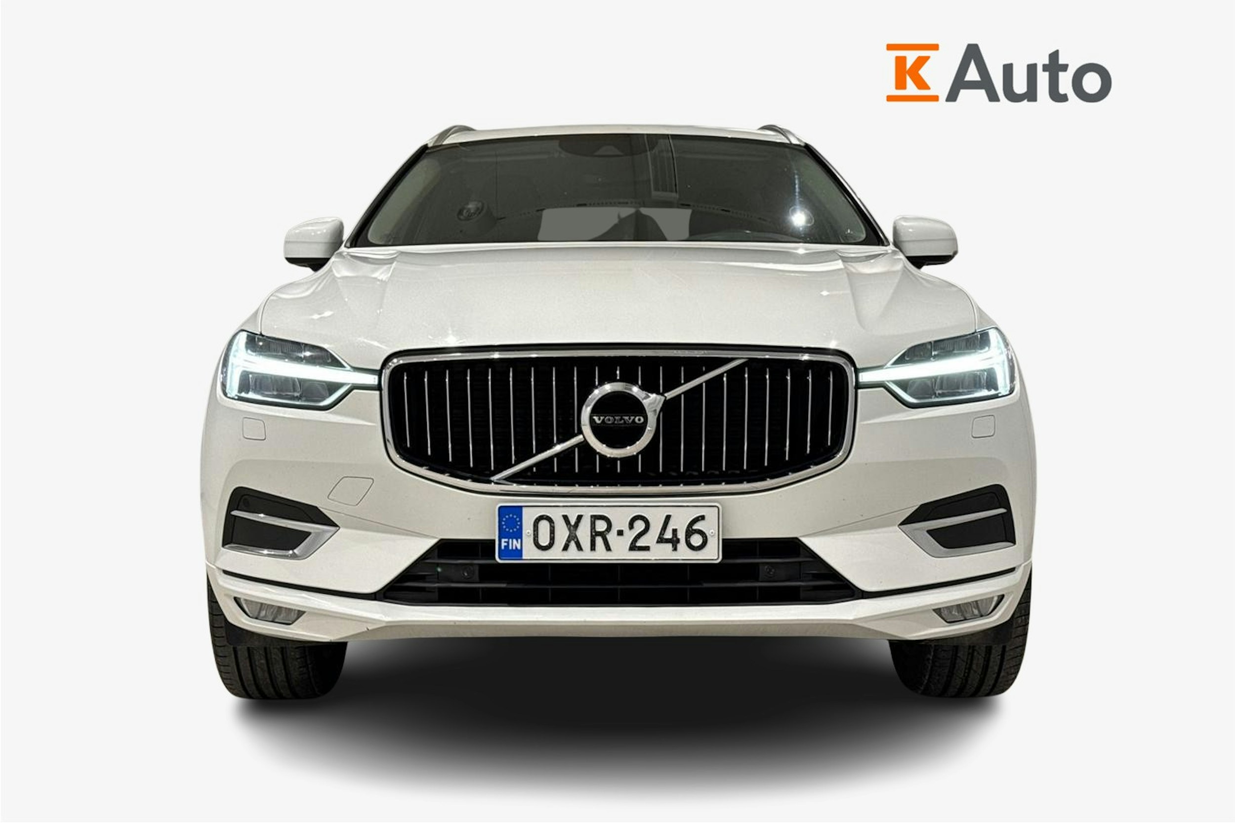 valkoinen Volvo XC60 2018 kuva 4.
