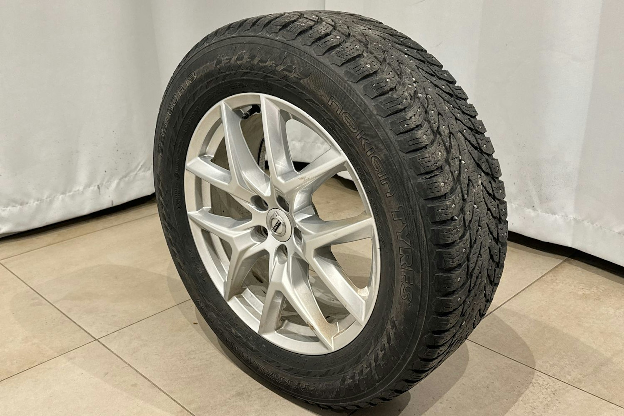 valkoinen Volvo XC60 2018 kuva 10.
