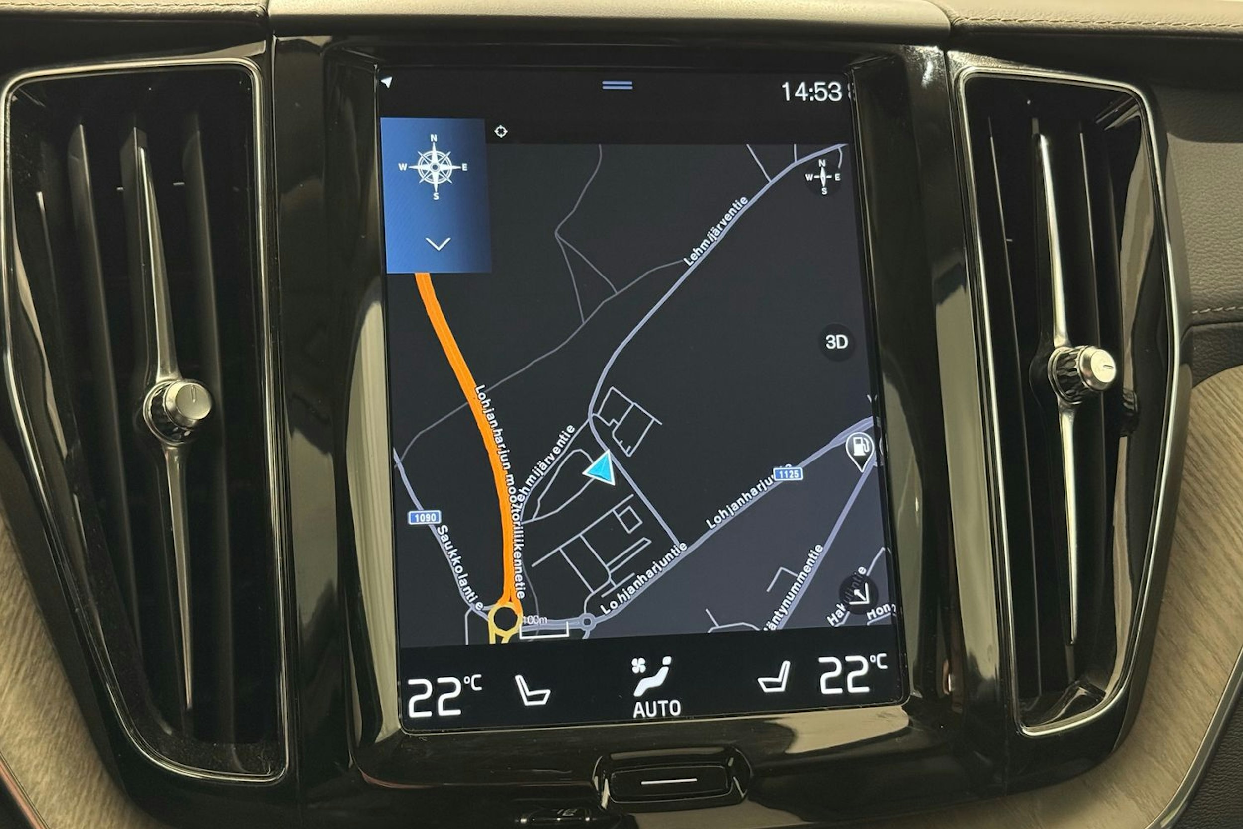 valkoinen Volvo XC60 2018 kuva 17.