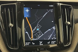 valkoinen Volvo XC60 2018 kuva 17.