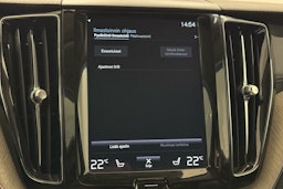 valkoinen Volvo XC60 2018 kuva 19.