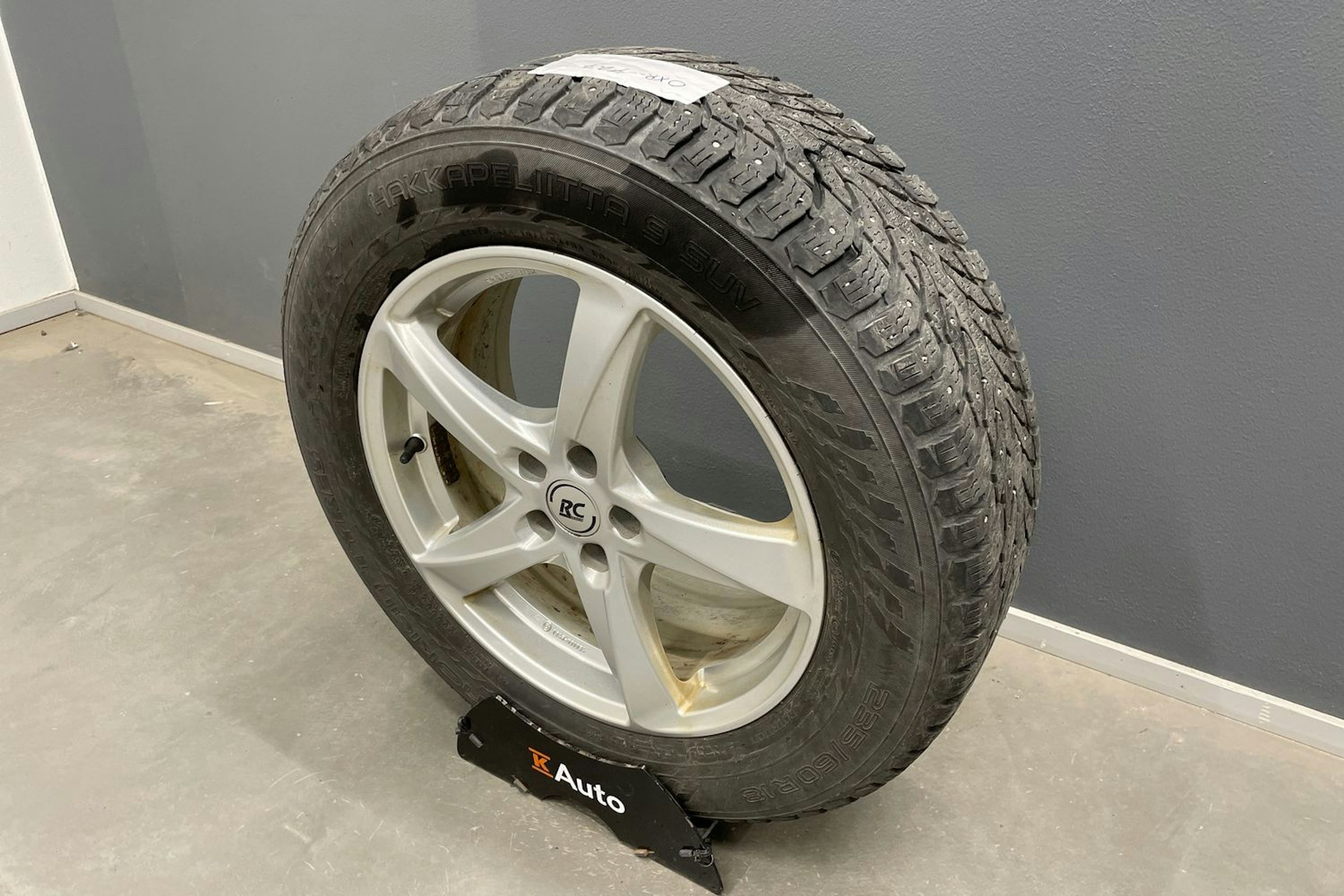 musta Volvo XC60 2018 kuva 11.