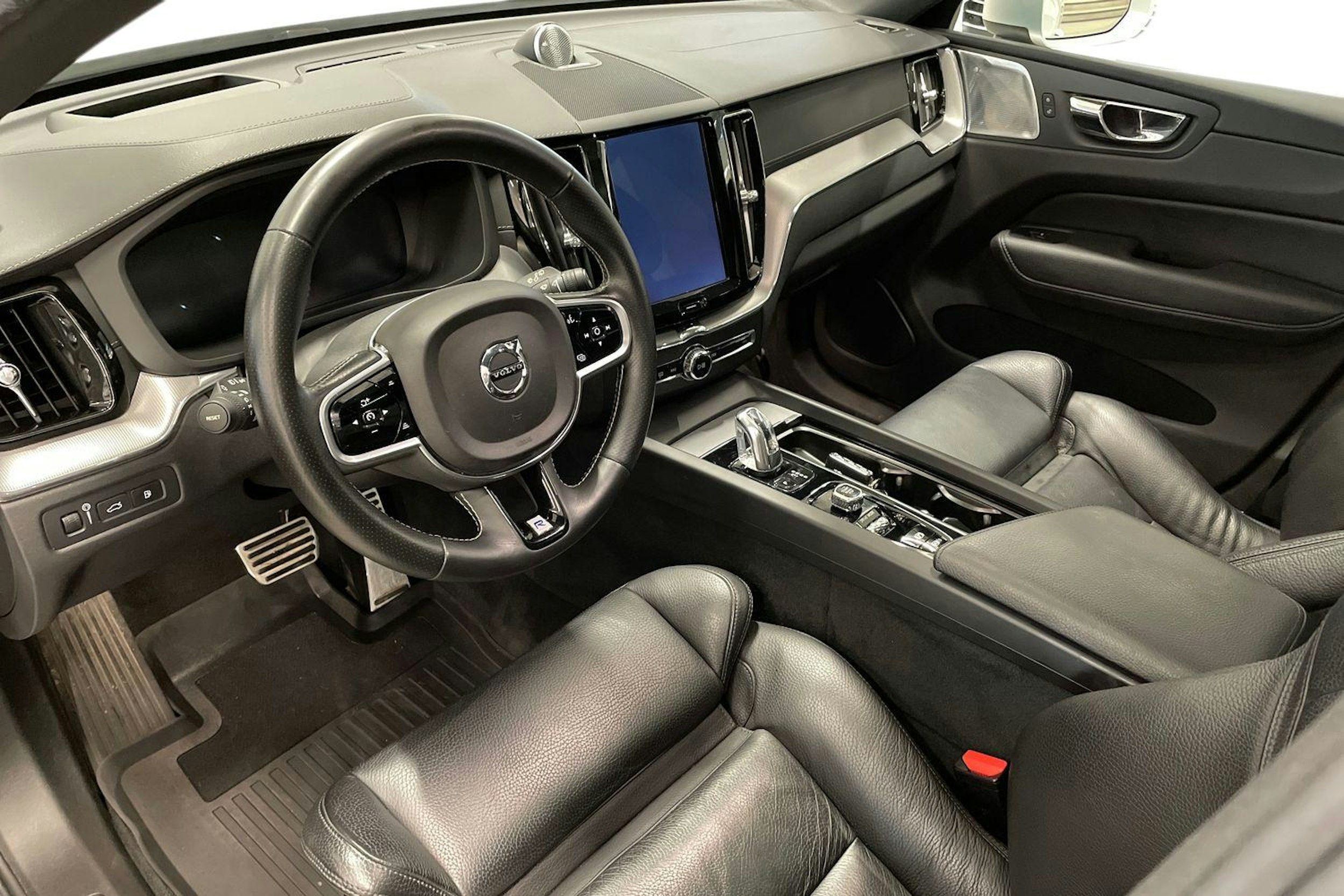 met. valkoinen Volvo XC60 2018 kuva 7.