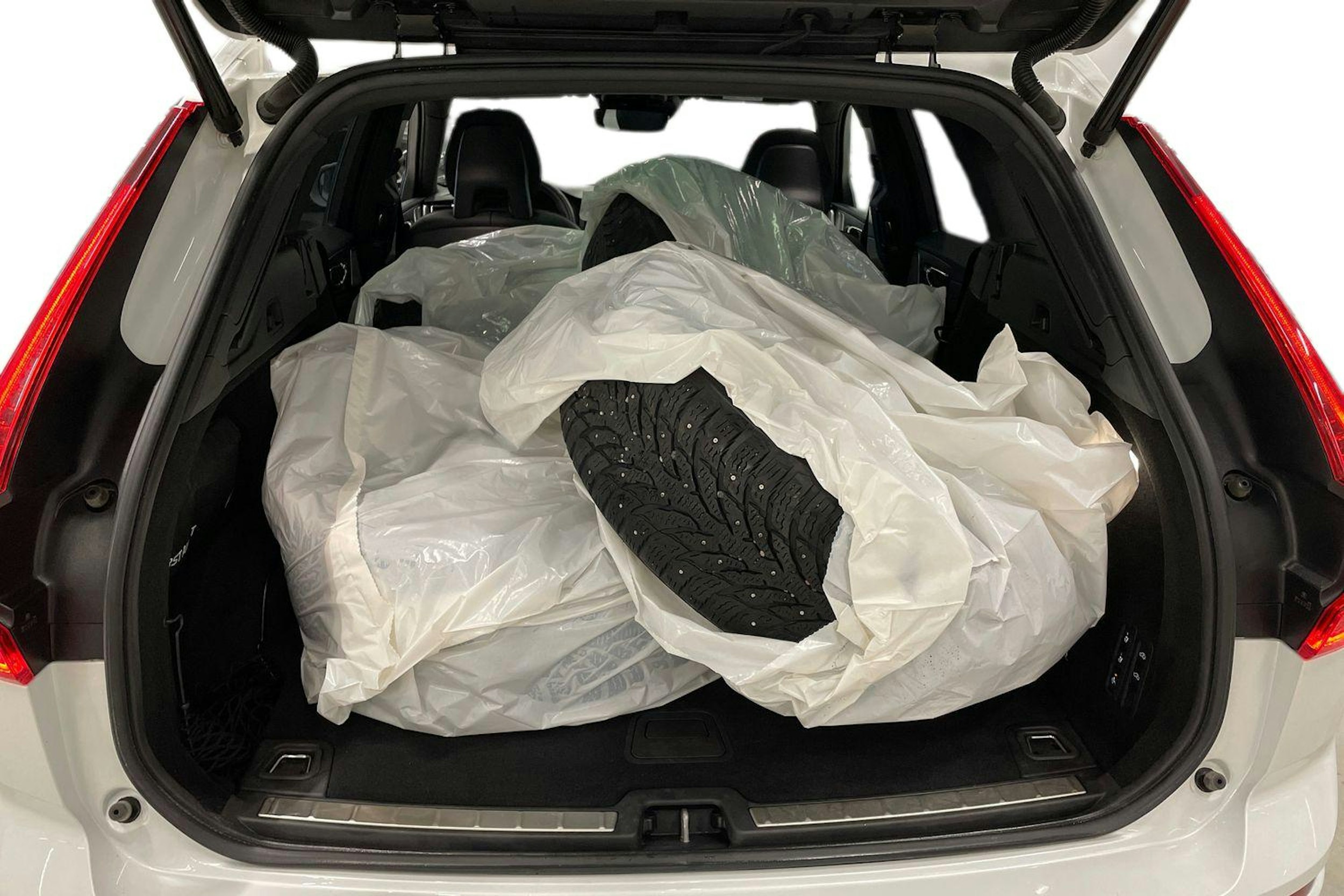 met. valkoinen Volvo XC60 2018 kuva 10.