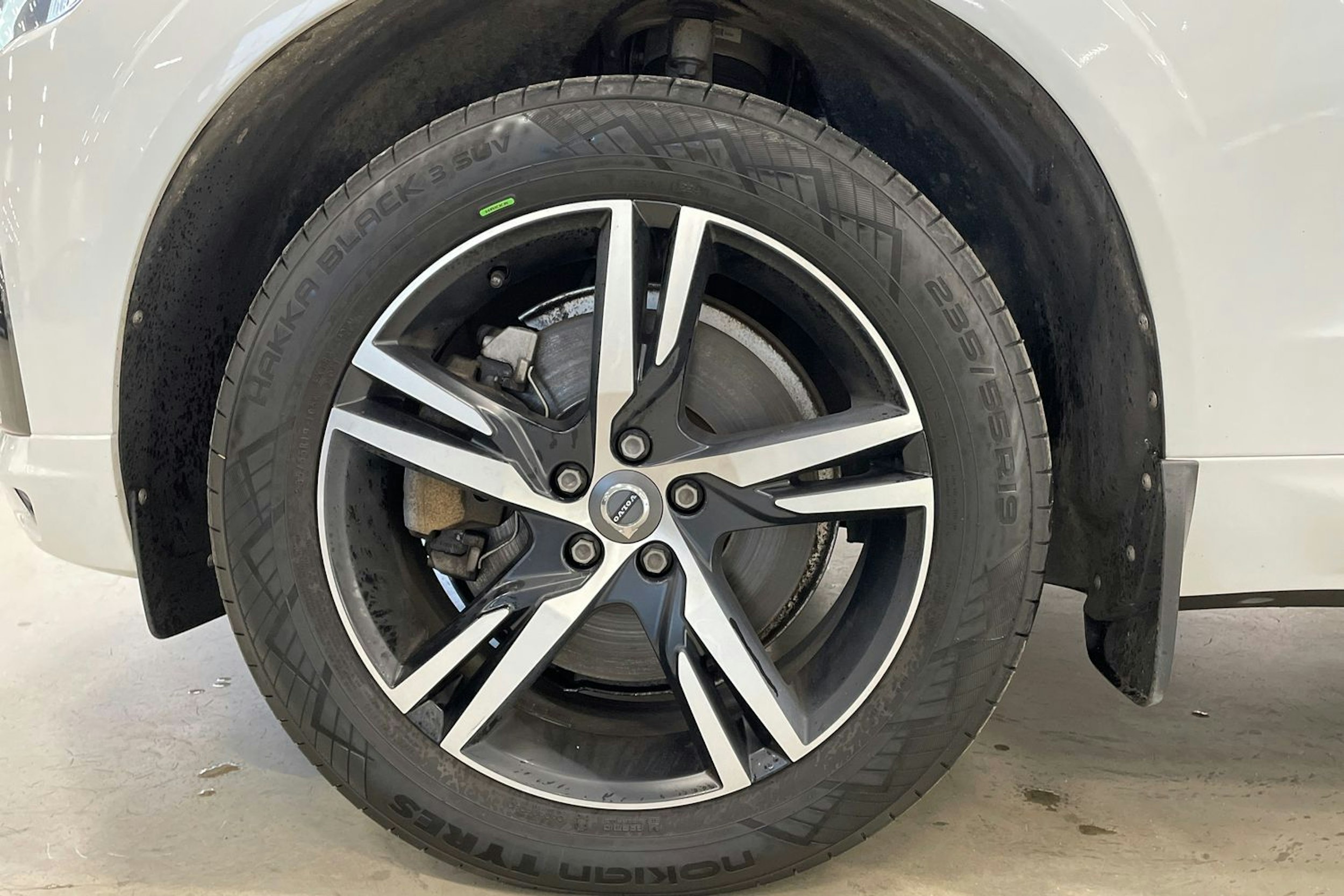 met. valkoinen Volvo XC60 2018 kuva 11.