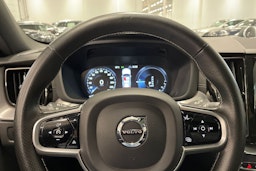 met. valkoinen Volvo XC60 2018 kuva 16.
