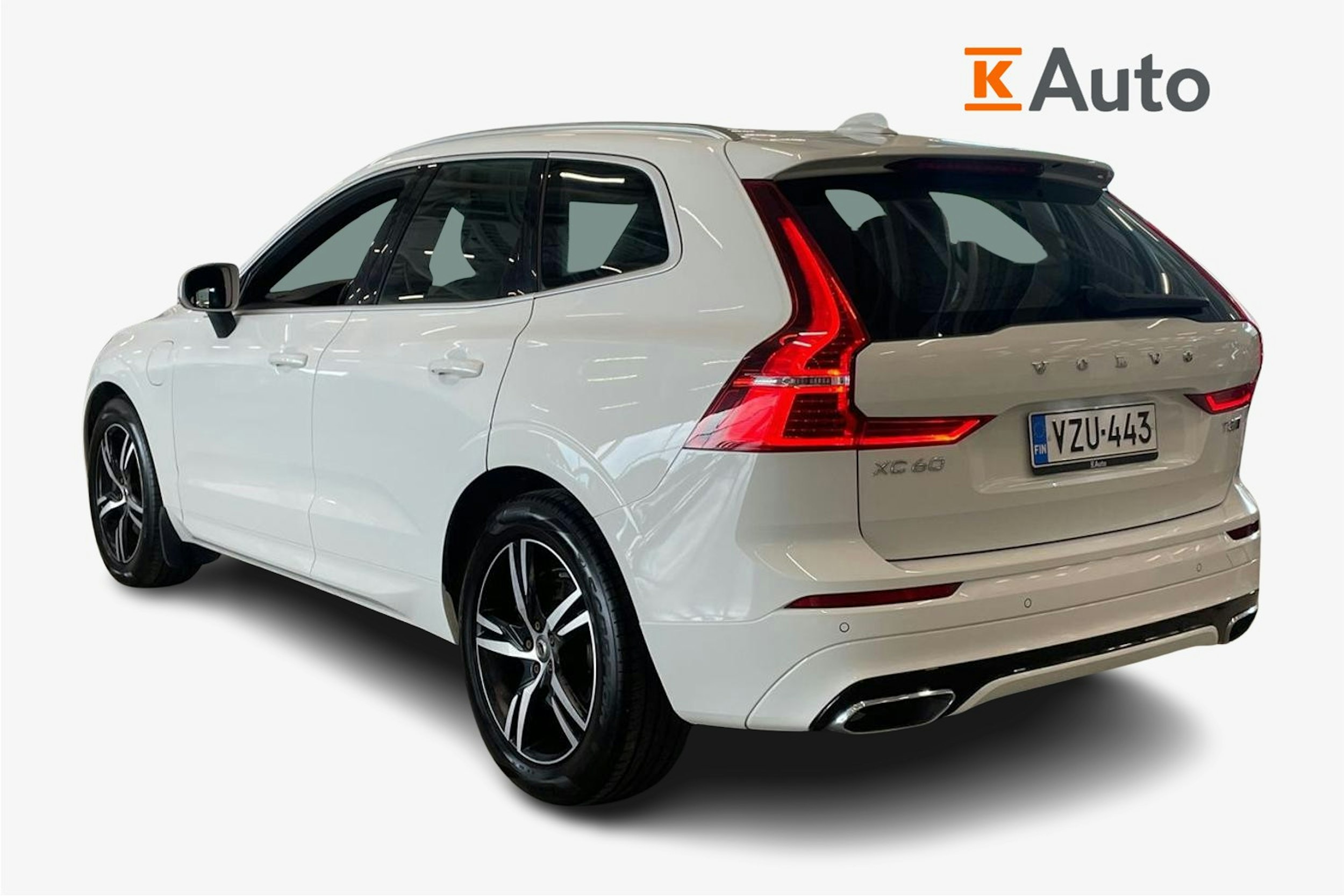 valkoinen Volvo XC60 2018 kuva 2.