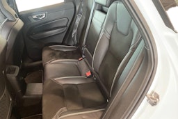valkoinen Volvo XC60 2018 kuva 10.