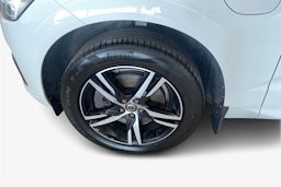 valkoinen Volvo XC60 2018 kuva 11.