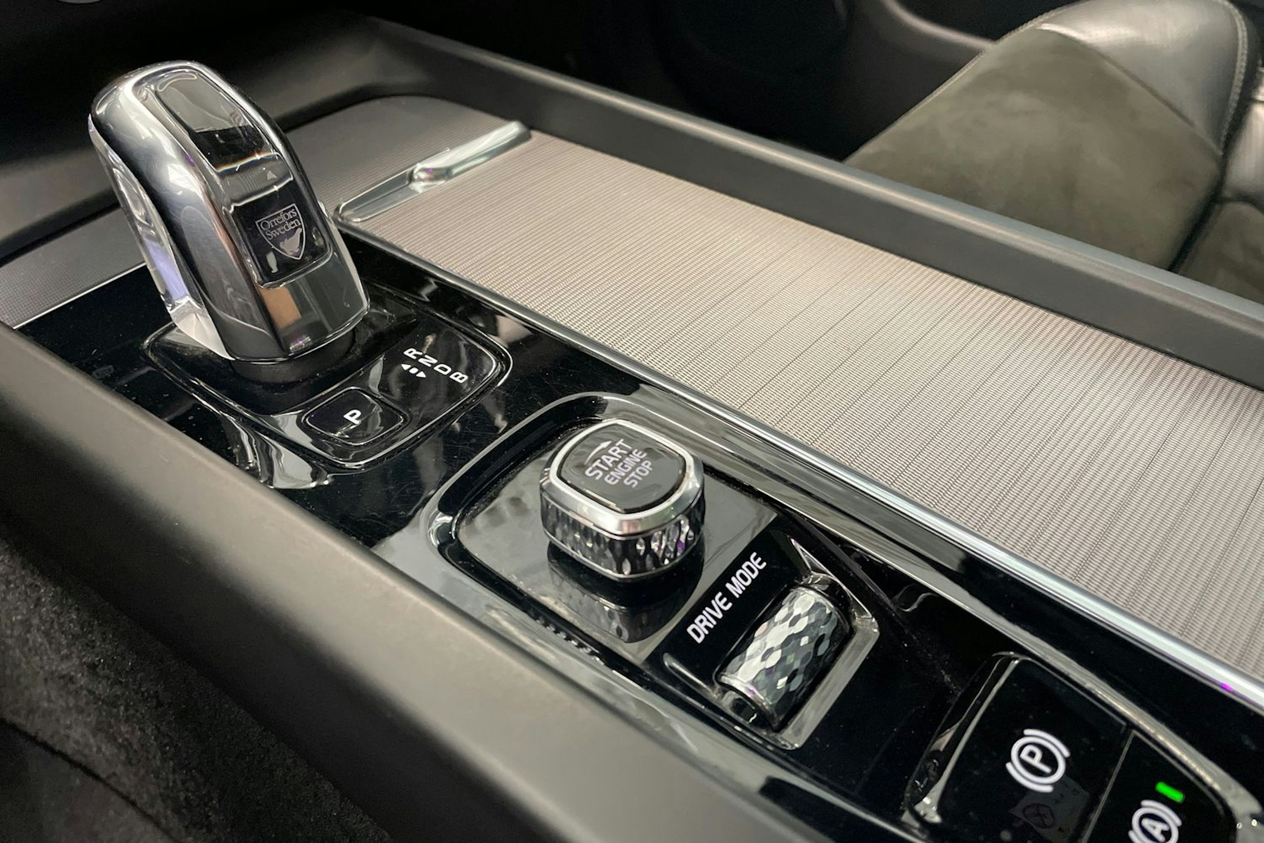 valkoinen Volvo XC60 2018 kuva 23.