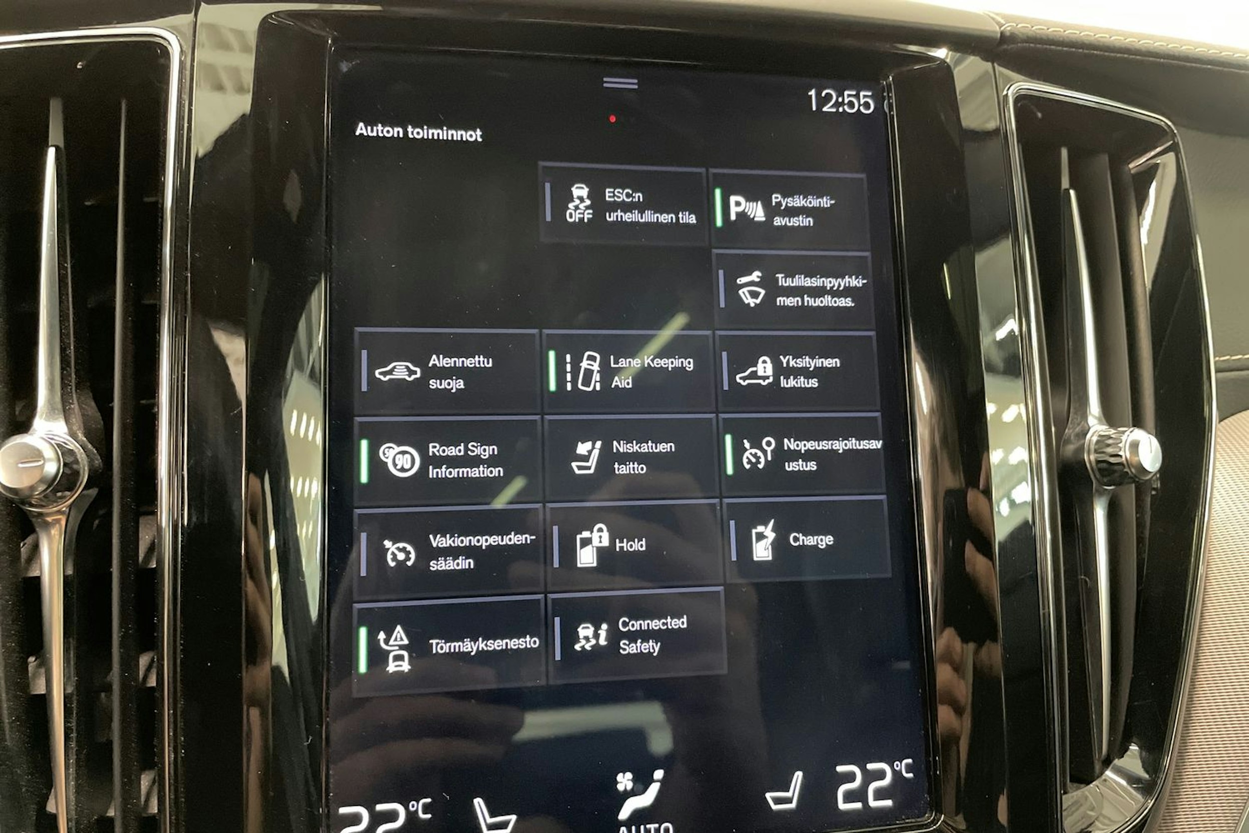 valkoinen Volvo XC60 2018 kuva 25.