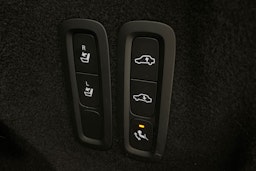 valkoinen Volvo XC60 2018 kuva 30.