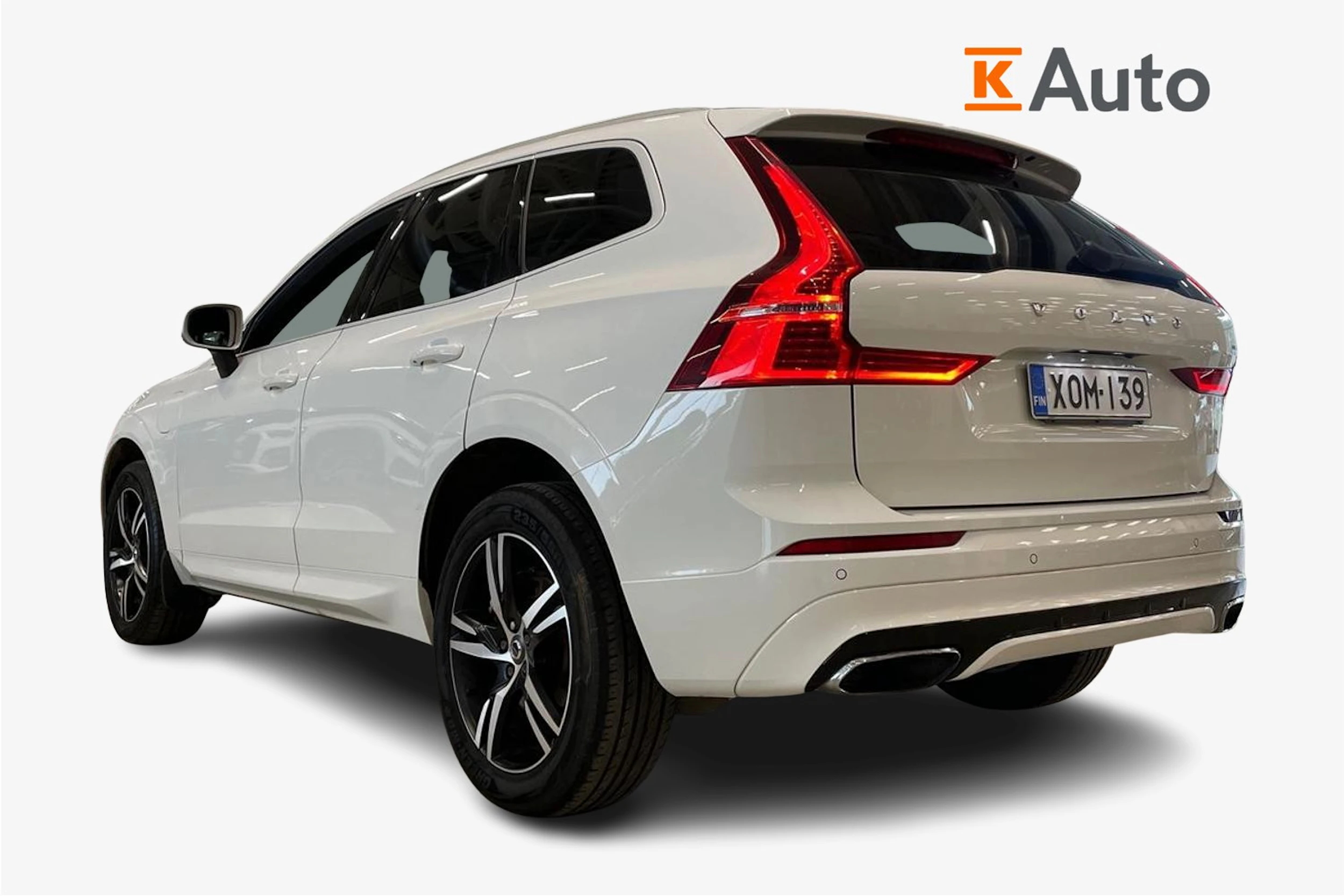 valkoinen Volvo XC60 2018 kuva 2.