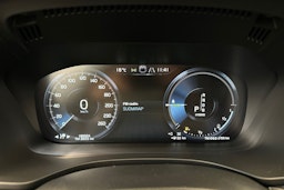 Valkoinen Volvo XC60 2018 kuva 18.