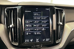 Valkoinen Volvo XC60 2018 kuva 20.