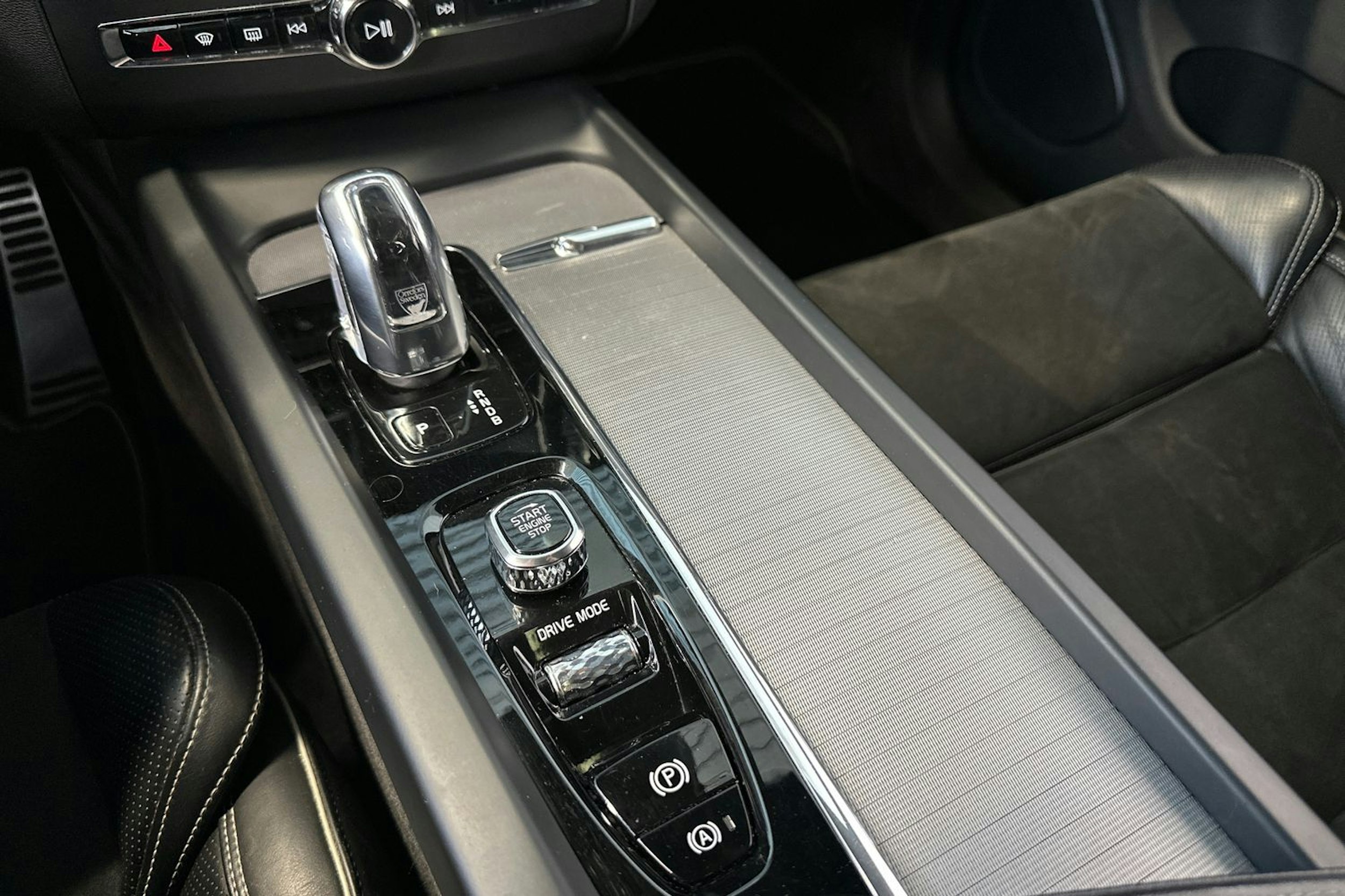 Valkoinen Volvo XC60 2018 kuva 21.