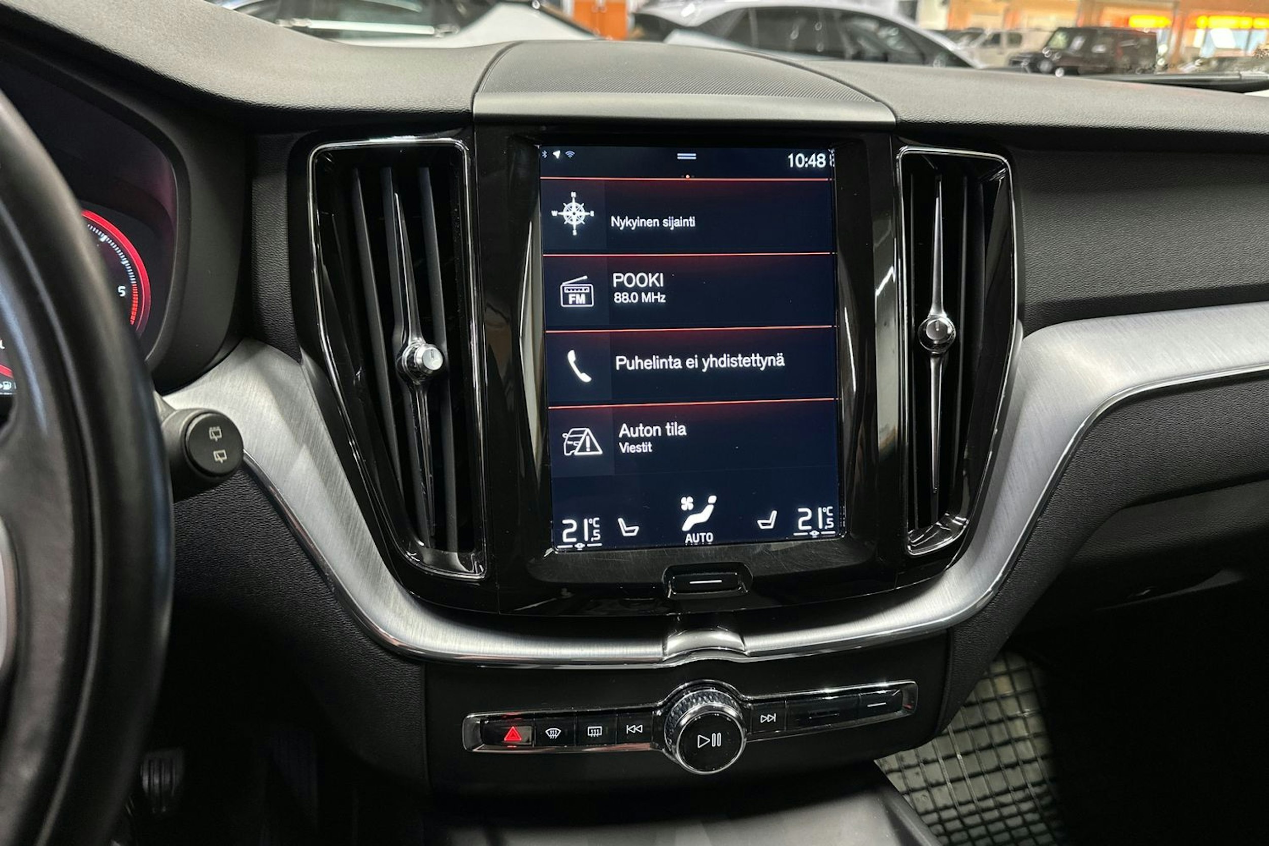 ruskea (beige) Volvo XC60 2018 kuva 18.