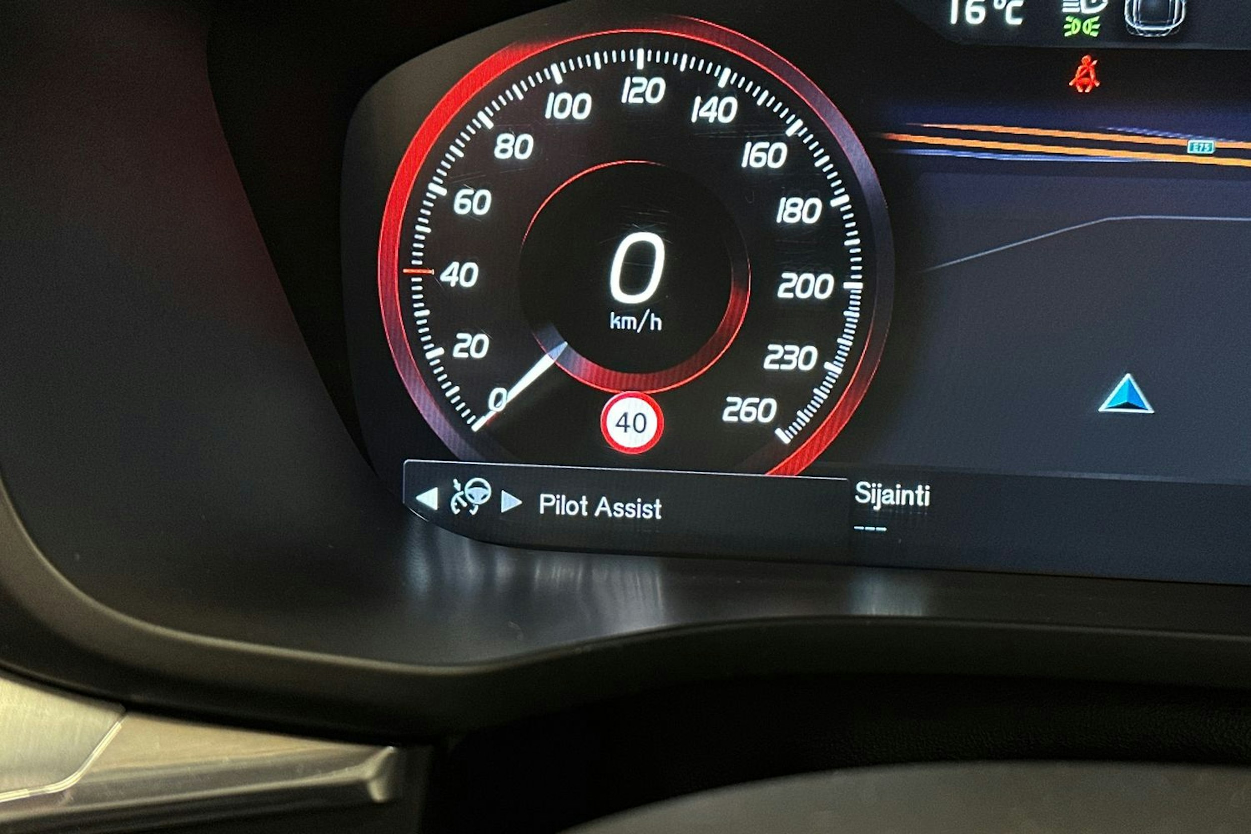 ruskea (beige) Volvo XC60 2018 kuva 22.