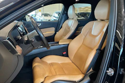 musta Volvo XC60 2019 kuva 11.