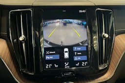 musta Volvo XC60 2019 kuva 25.
