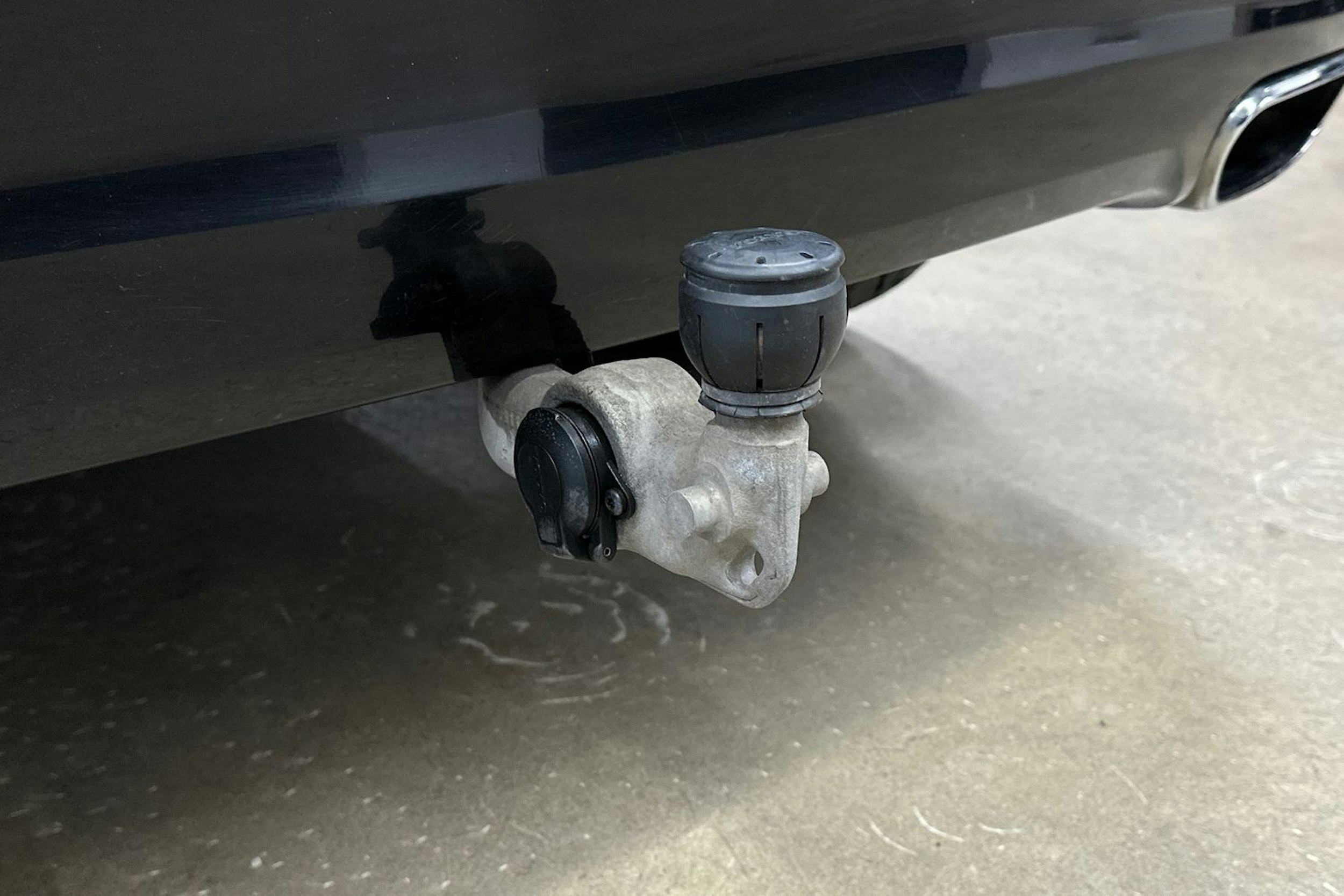 musta Volvo XC60 2018 kuva 34.