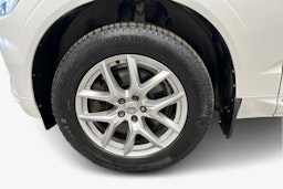 valkoinen Volvo XC60 2019 kuva 11.