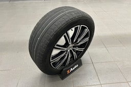 valkoinen Volvo XC60 2019 kuva 17.