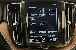 valkoinen Volvo XC60 2019 kuva 27.