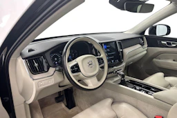 musta Volvo XC60 2019 kuva 8.
