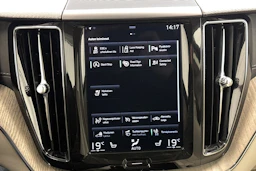musta Volvo XC60 2019 kuva 23.