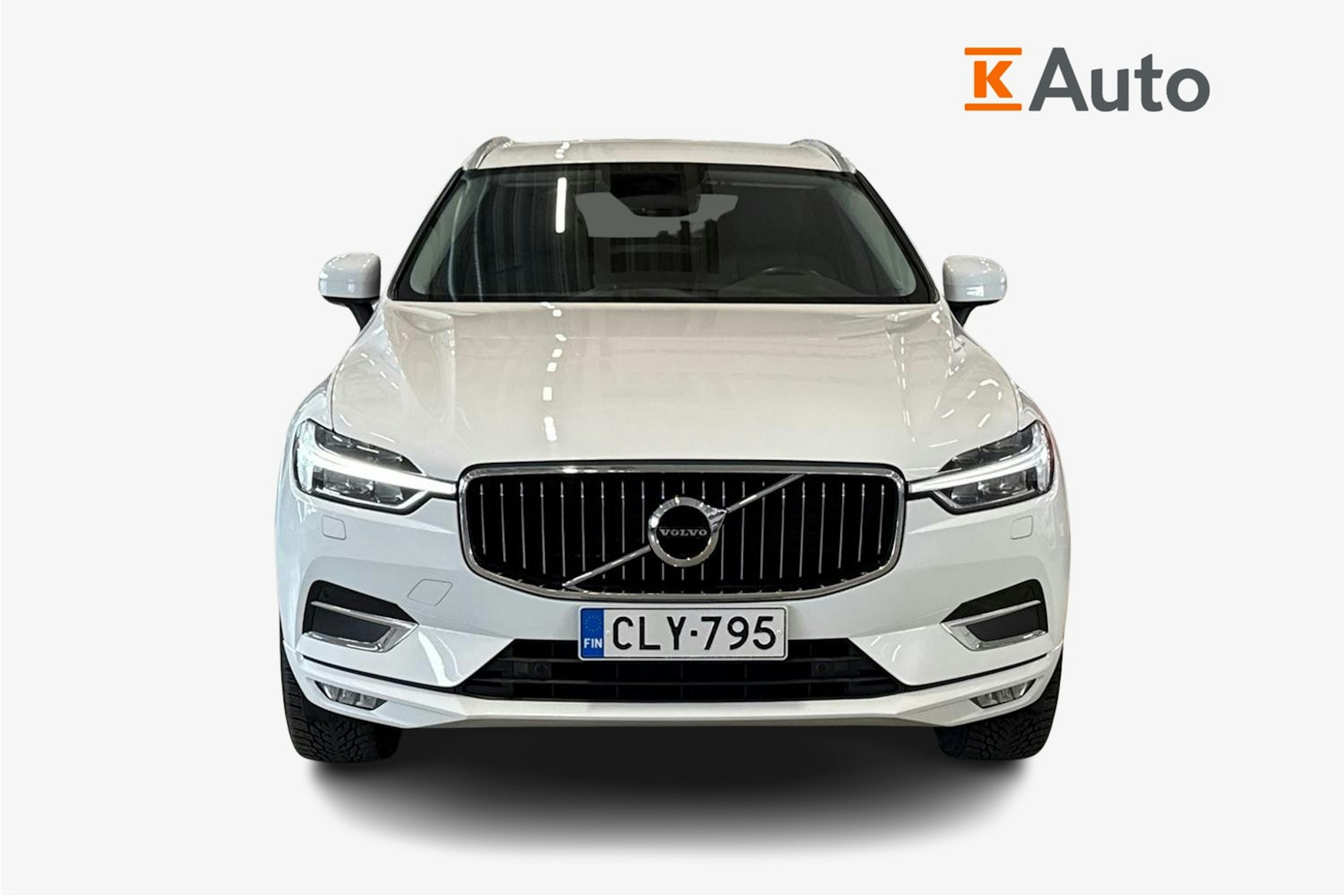 valkoinen Volvo XC60 2019 kuva 5.