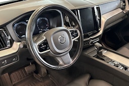 valkoinen Volvo XC60 2019 kuva 7.