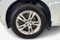 valkoinen Volvo XC60 2019 kuva 11.
