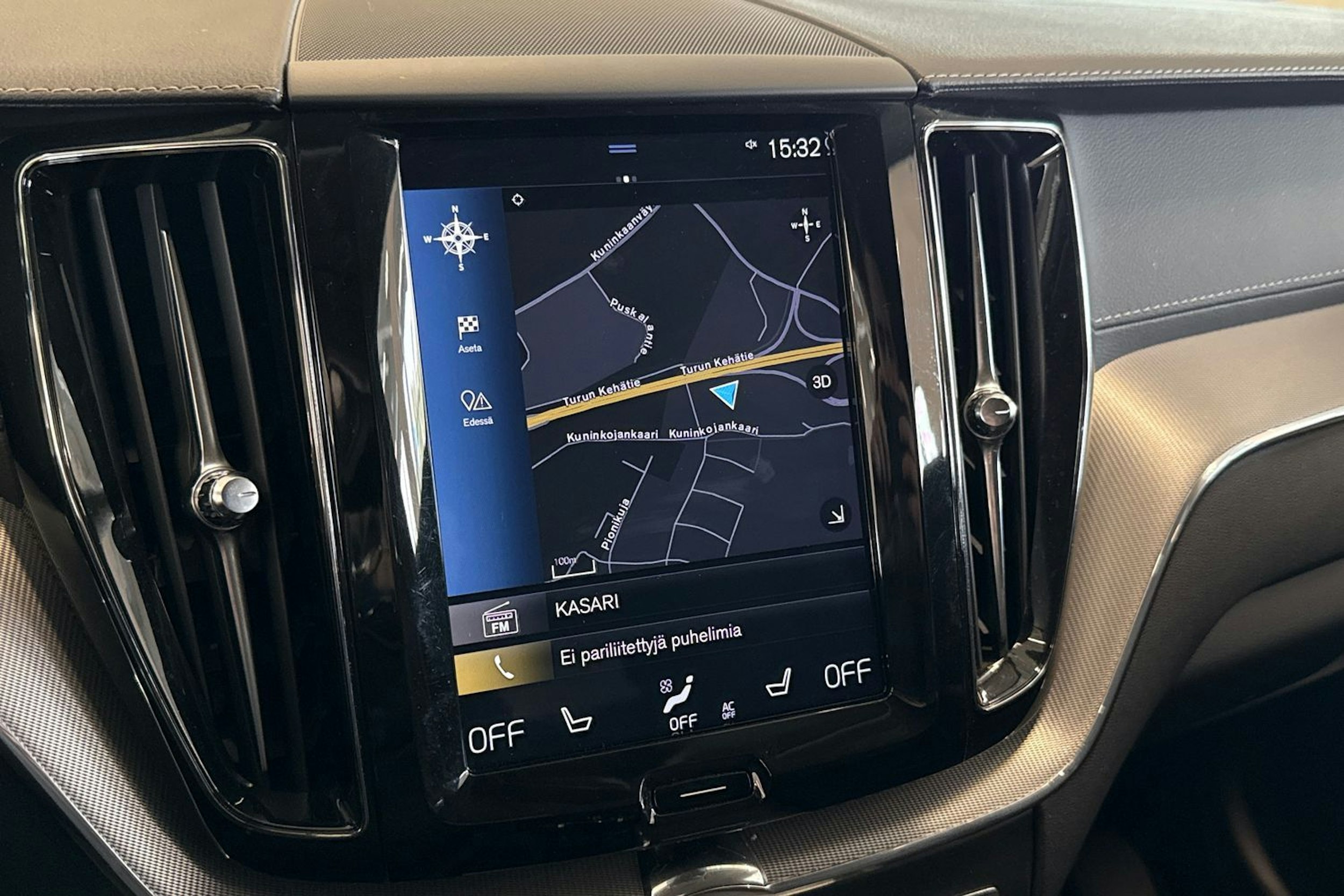 valkoinen Volvo XC60 2019 kuva 23.