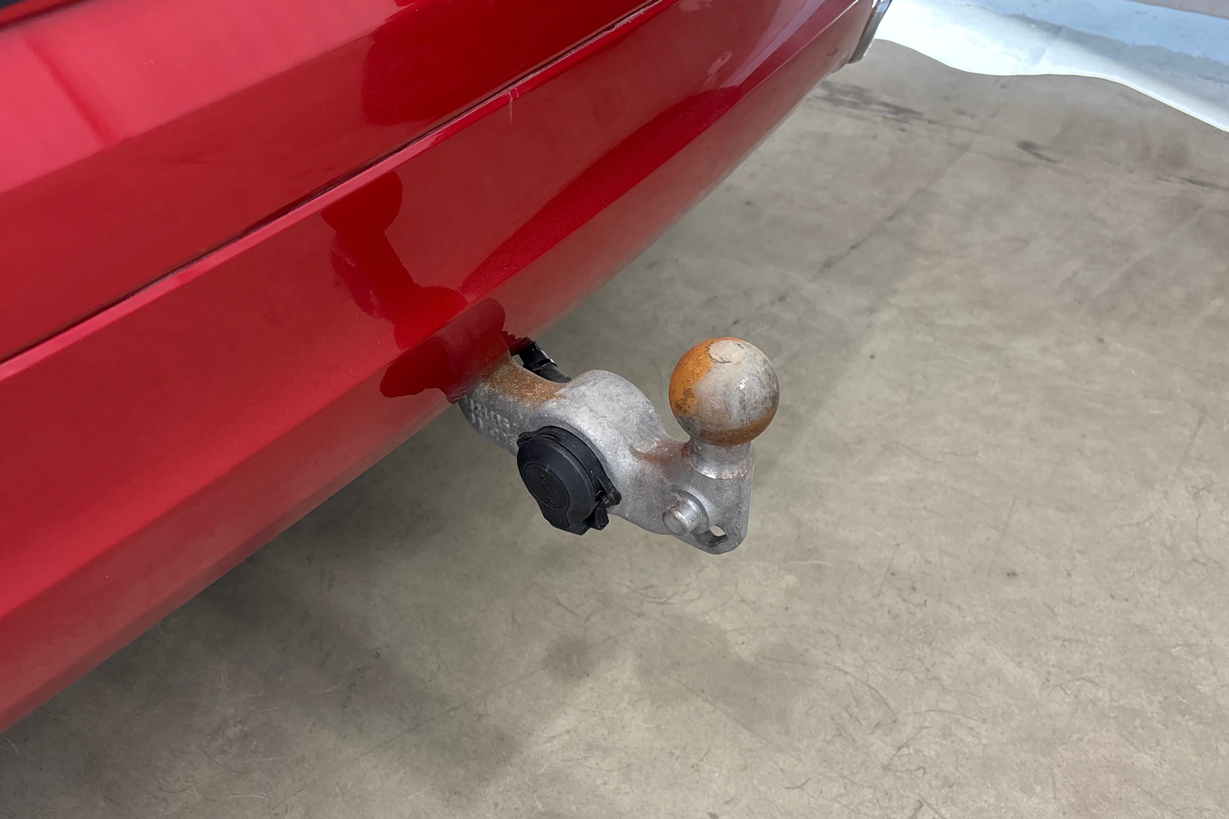 punainen Volvo XC60 2019 kuva 32.
