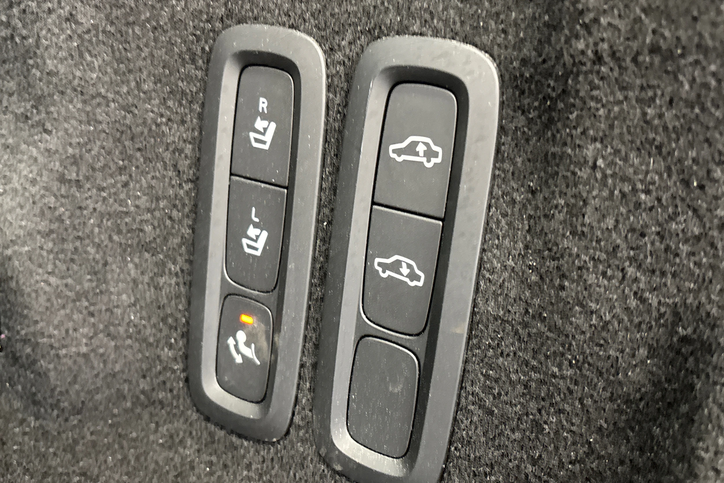 punainen Volvo XC60 2019 kuva 33.