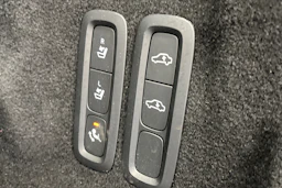 punainen Volvo XC60 2019 kuva 33.