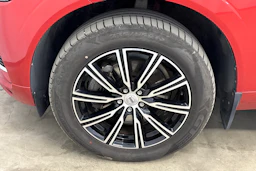 punainen Volvo XC60 2019 kuva 37.