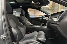 harmaa Volvo XC60 2020 kuva 14.