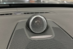 harmaa Volvo XC60 2020 kuva 17.