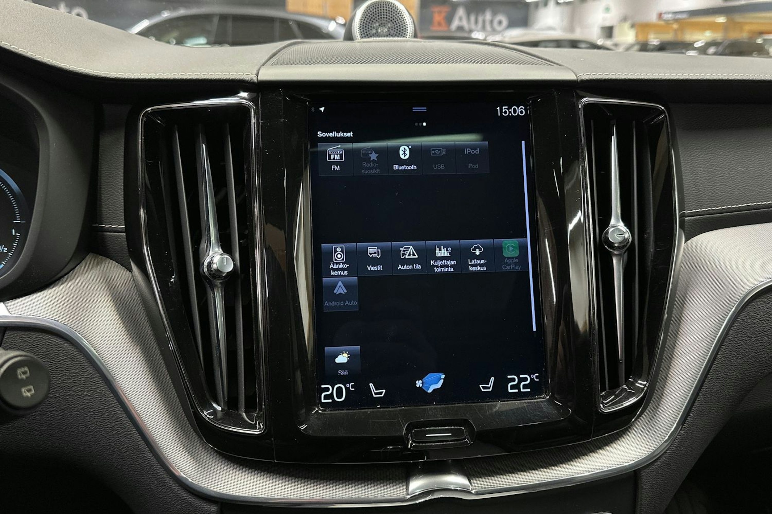 harmaa Volvo XC60 2020 kuva 20.