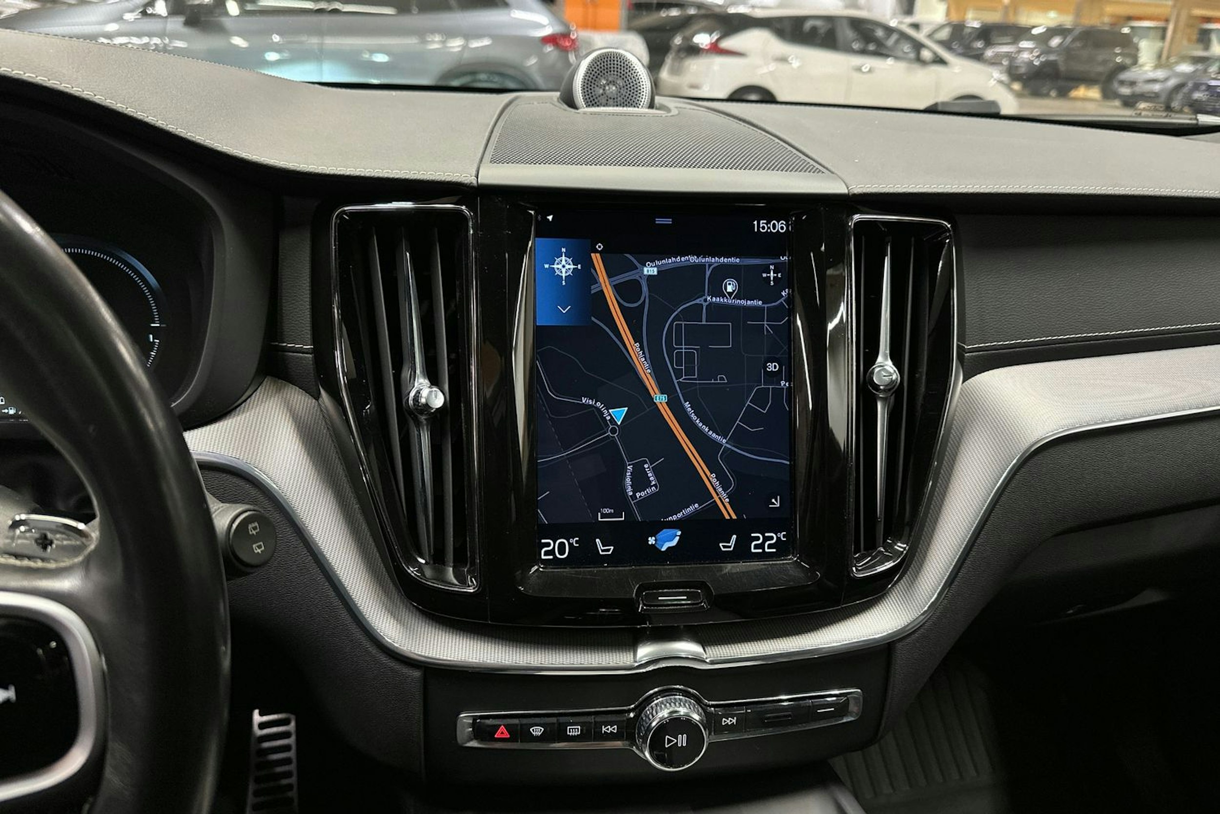 harmaa Volvo XC60 2020 kuva 21.