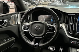 harmaa Volvo XC60 2020 kuva 25.