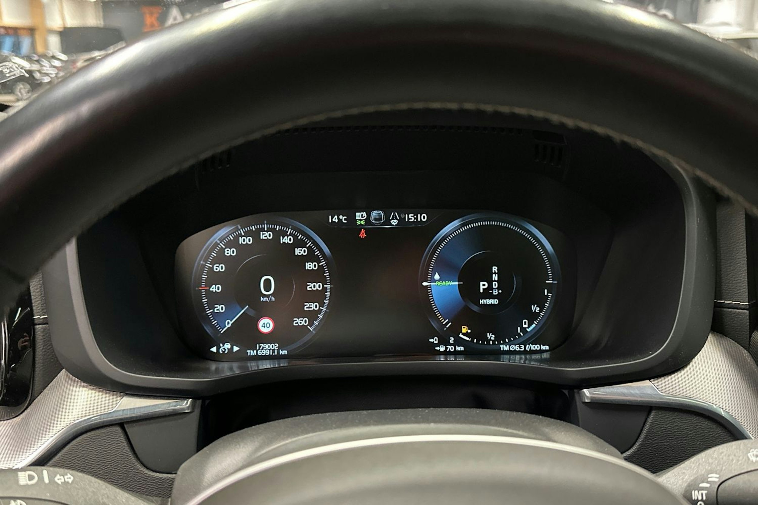 harmaa Volvo XC60 2020 kuva 26.