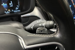 harmaa Volvo XC60 2020 kuva 28.