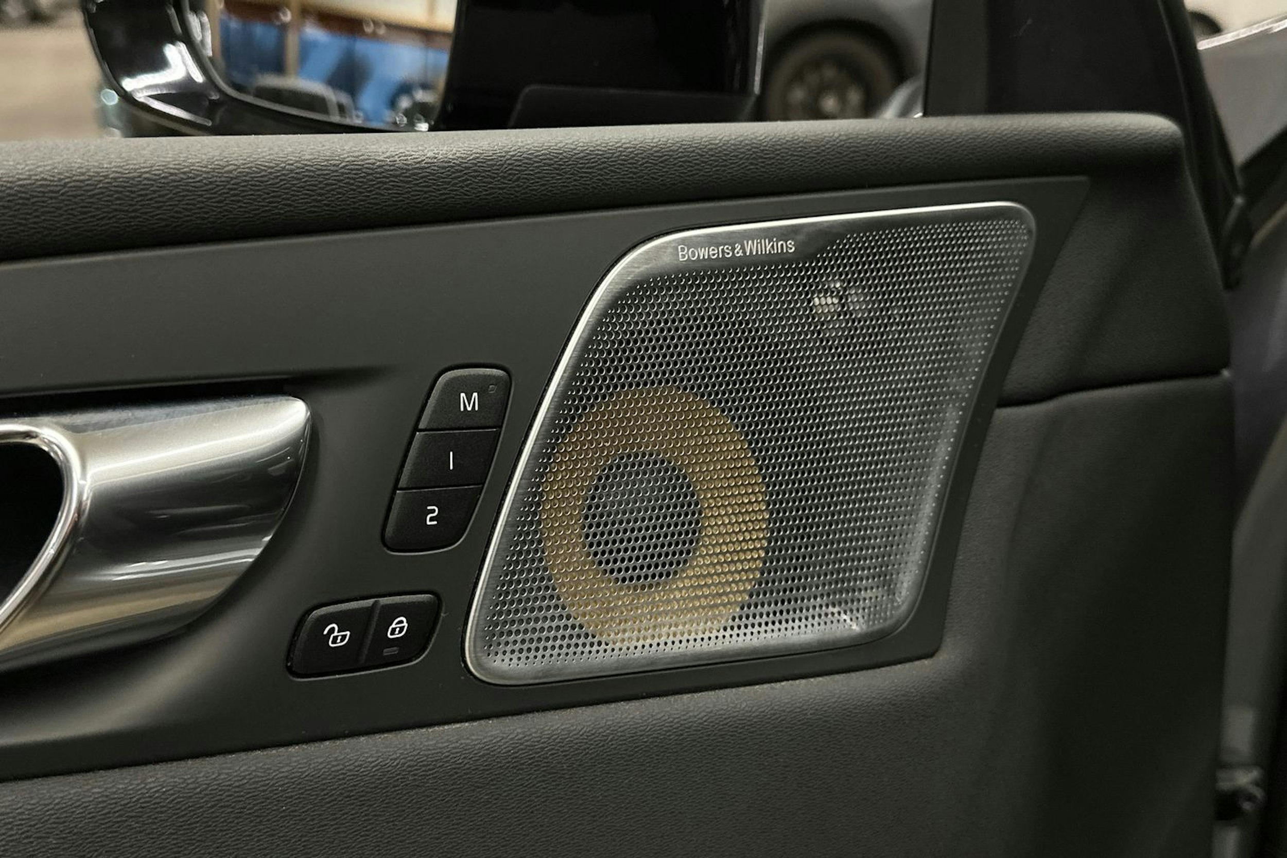 harmaa Volvo XC60 2020 kuva 29.