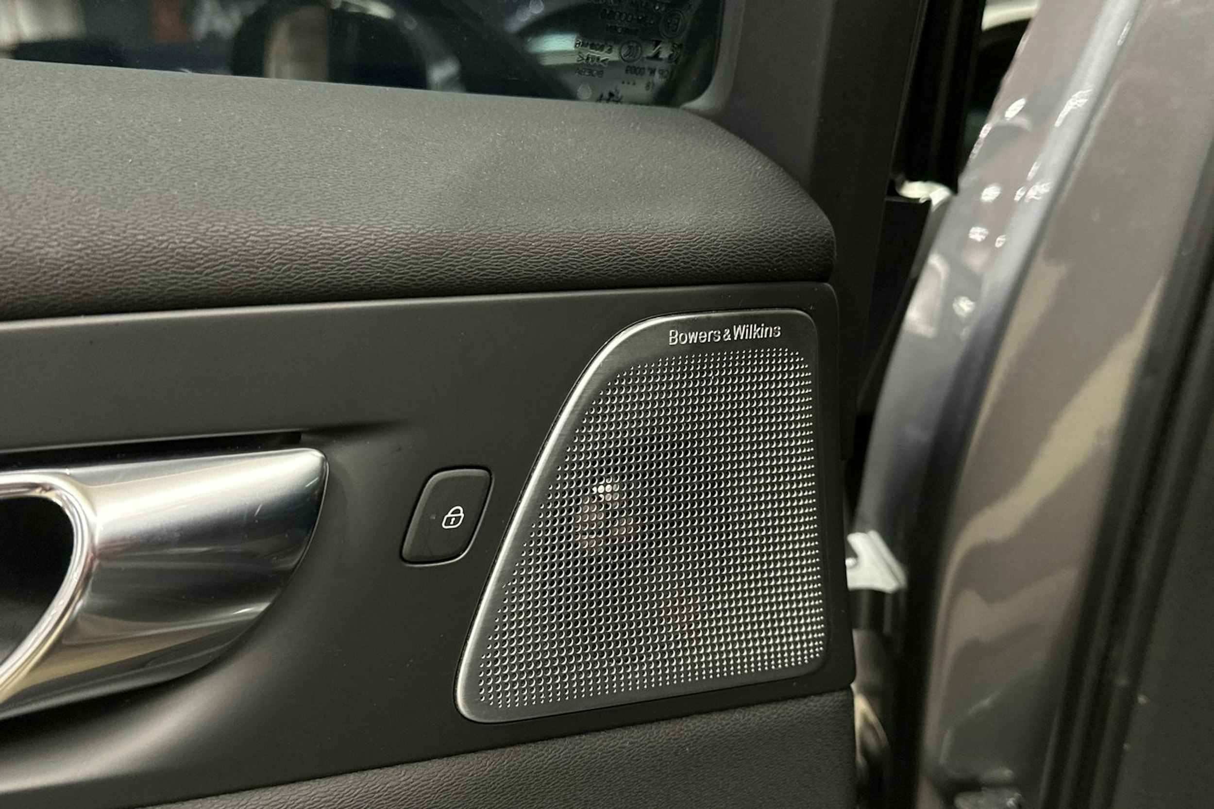 harmaa Volvo XC60 2020 kuva 30.