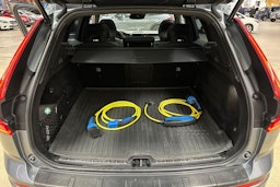 harmaa Volvo XC60 2020 kuva 33.