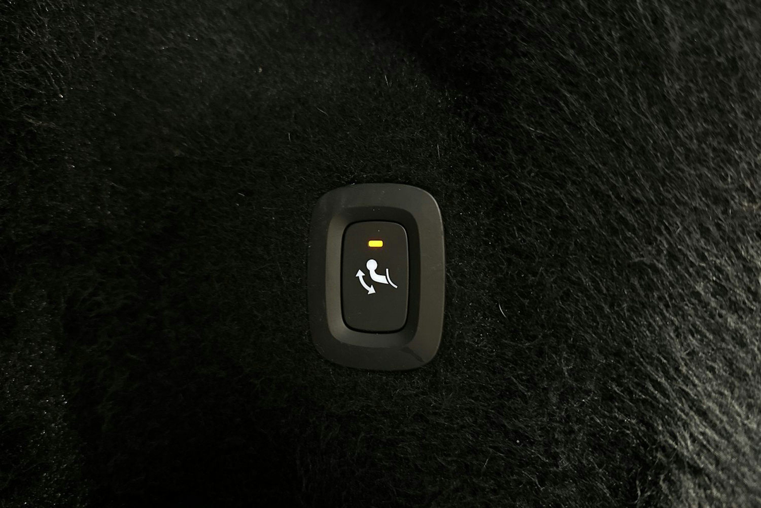 harmaa Volvo XC60 2020 kuva 34.