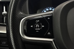 harmaa Volvo XC60 2019 kuva 16.